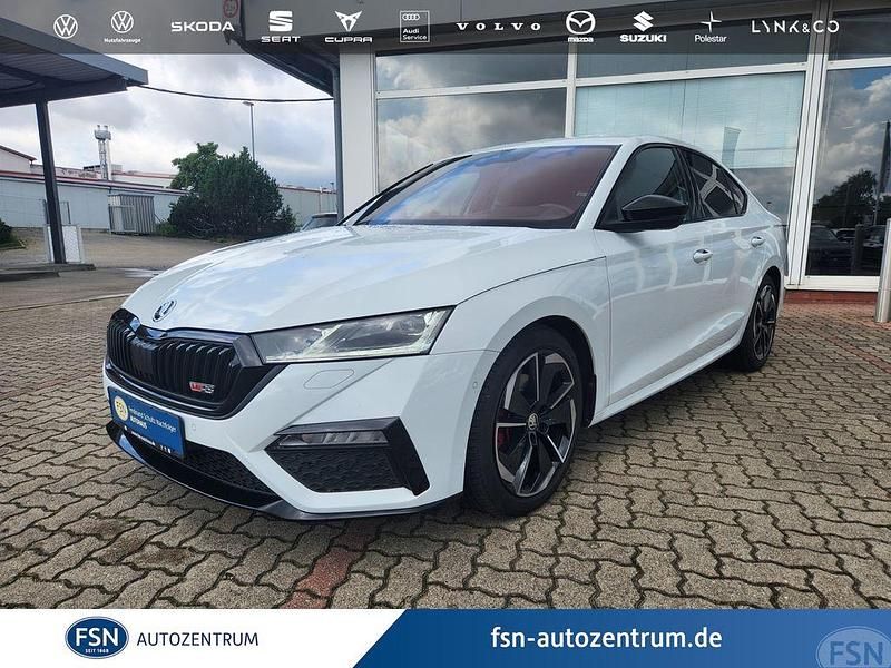 Moonweiß metallic Gebraucht 2021 Skoda Octavia RS Limousine | 27.490 € (Fairer Preis) - Bild 1/4