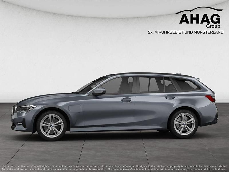 Second-hand BMW 330e Efficient Dynamics 252 CP (185 kW) 2022 Negru Break