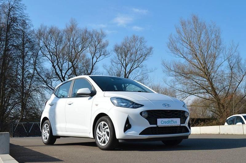 Gebraucht Hyundai i10 Select 67 PS (49 kW) 2020 Weiß Kleinwagen