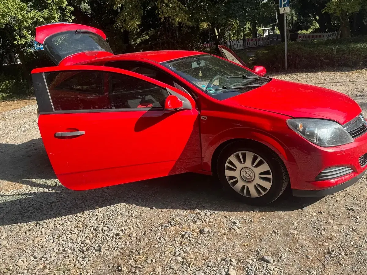 Gebraucht Opel Astra 90 PS (66 kW) 2010 Rot Kombi