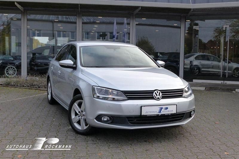 Gebraucht VW Jetta Comfortline 160 PS (117 kW) 2014 Reflexsilber metallic Limousine