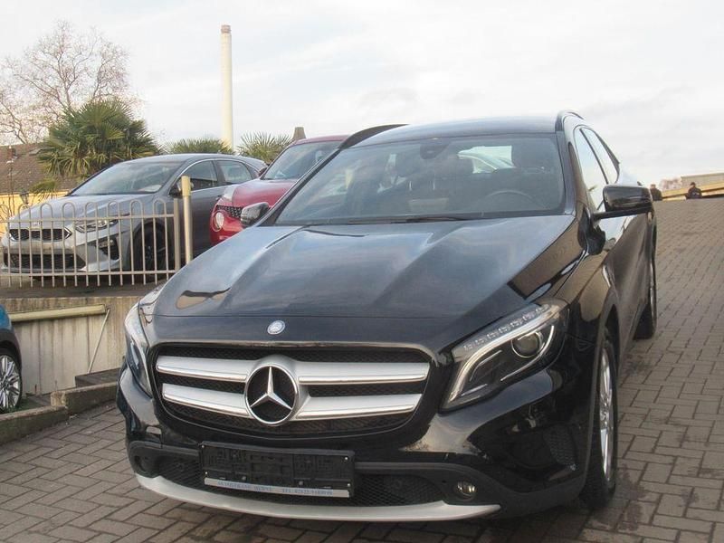 Gebraucht Mercedes GLA220 177 PS (130 kW) 2016 Schwarz SUV