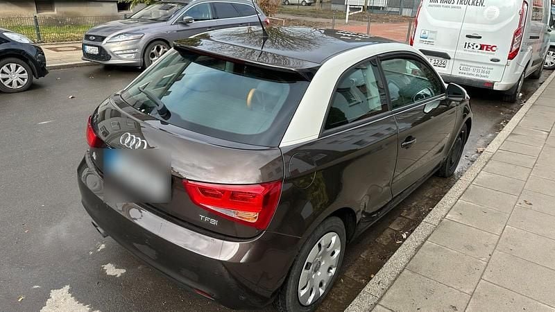 Second-hand Audi A1 123 CP (90 kW) 2011 Maro Hatchback
