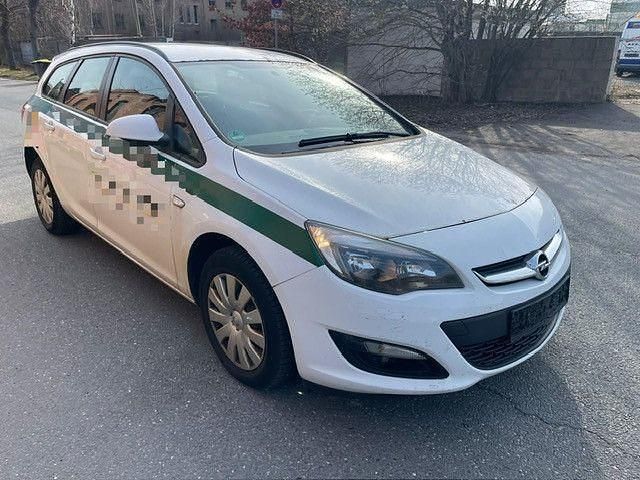 Gebraucht Opel Astra Selection 110 PS (80 kW) 2014 Weiß Kombi