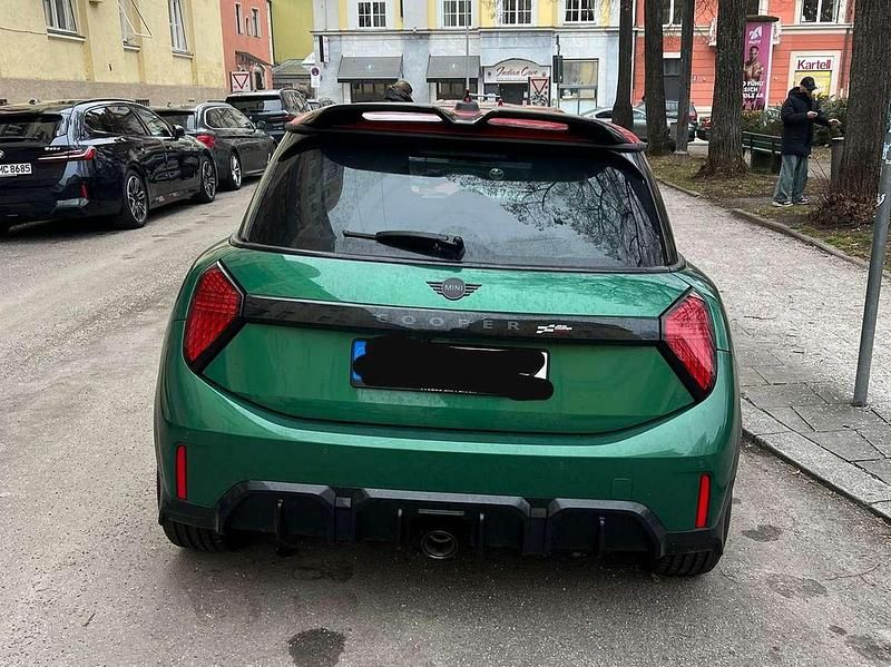 Gebraucht Mini John Cooper Works 231 PS (169 kW) 2025 Grün Kleinwagen
