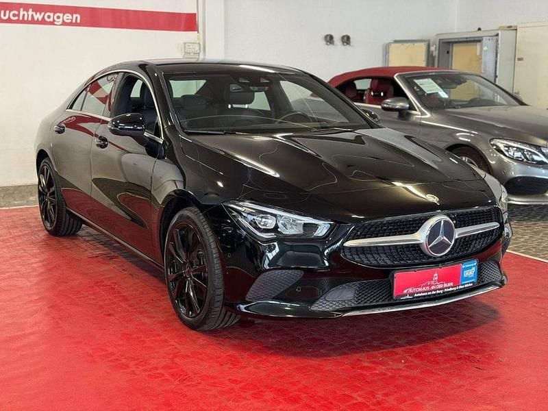 Kosmosschwarz Gebraucht 2019 Mercedes CLA220 Limousine | 27.490 € (Guter Preis) - Bild 1/4