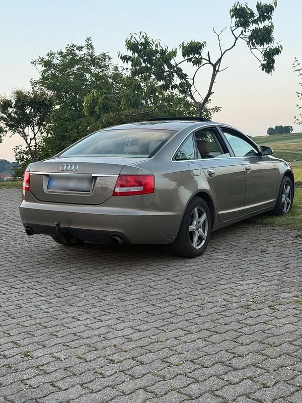 Braun Gebraucht 2004 Audi A6 Limousine | 8.500 € - Bild 1/4
