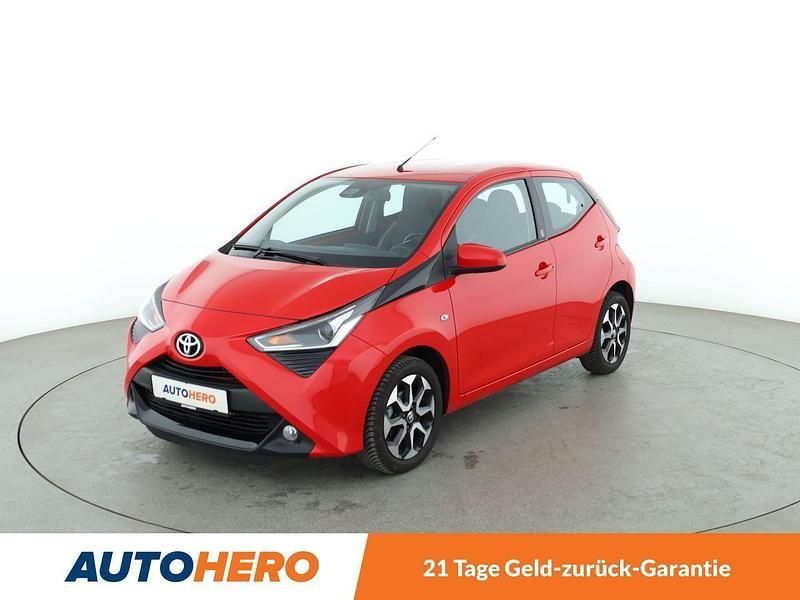 Rot Gebraucht 2021 Toyota Aygo X-play Kleinwagen | 12.190 € (Etwas zu teuer) - Bild 1/3