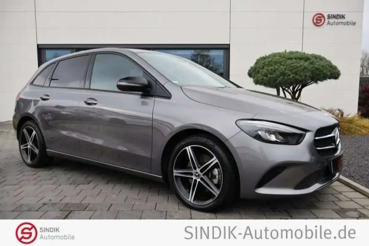 Gebraucht Mercedes B220 Progressive 190 PS (139 kW) 2022 Mountaingrau  met. Kleinwagen