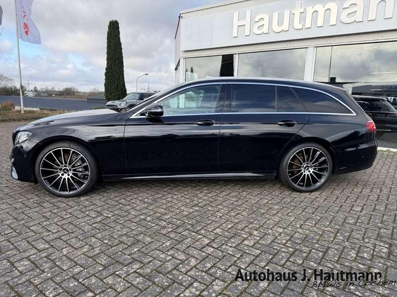 Gebraucht Mercedes E220 AMG line 150 PS (110 kW) 2017 Schwarz Kombi
