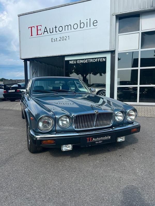 Grau Gebraucht 1986 Jaguar XJ Limousine | 12.900 € - Bild 1/4