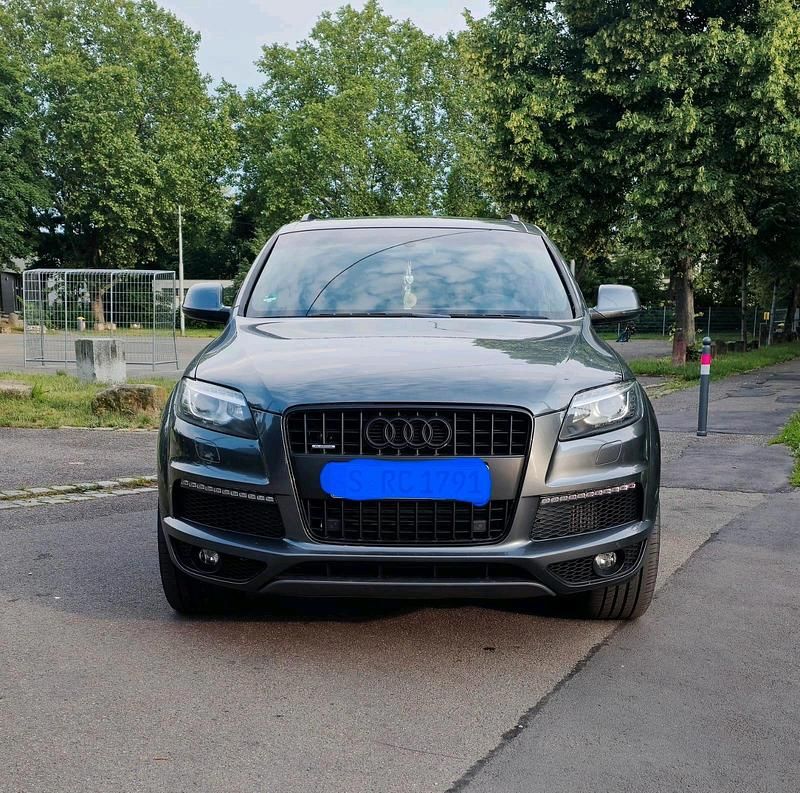 Grau Gebraucht 2014 Audi Q7 SUV | 18.000 € (Guter Preis) - Bild 1/4