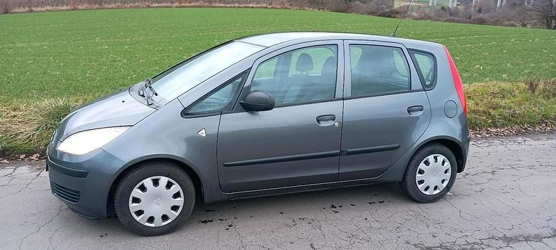 Grau Gebraucht 2007 Mitsubishi Colt Kleinwagen | 1.900 € (Etwas zu teuer) - Bild 1/4