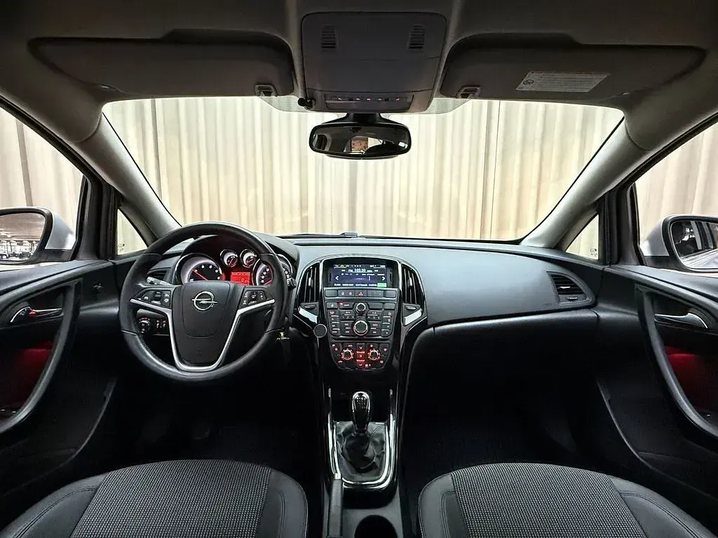 Gebraucht Opel Astra Edition 111 PS (81 kW) 2016 Grau Kombi