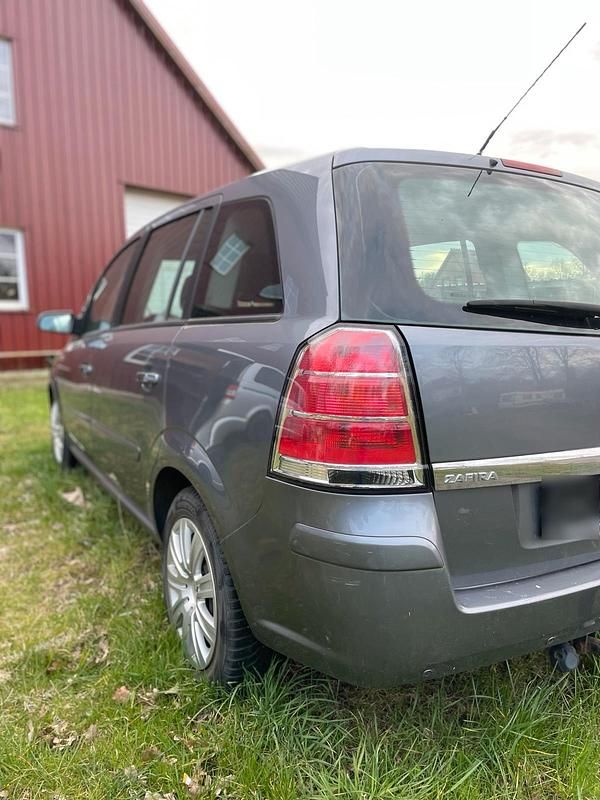 Gebraucht Opel Zafira 150 PS (110 kW) 2006 Grau Van / Kleinbus