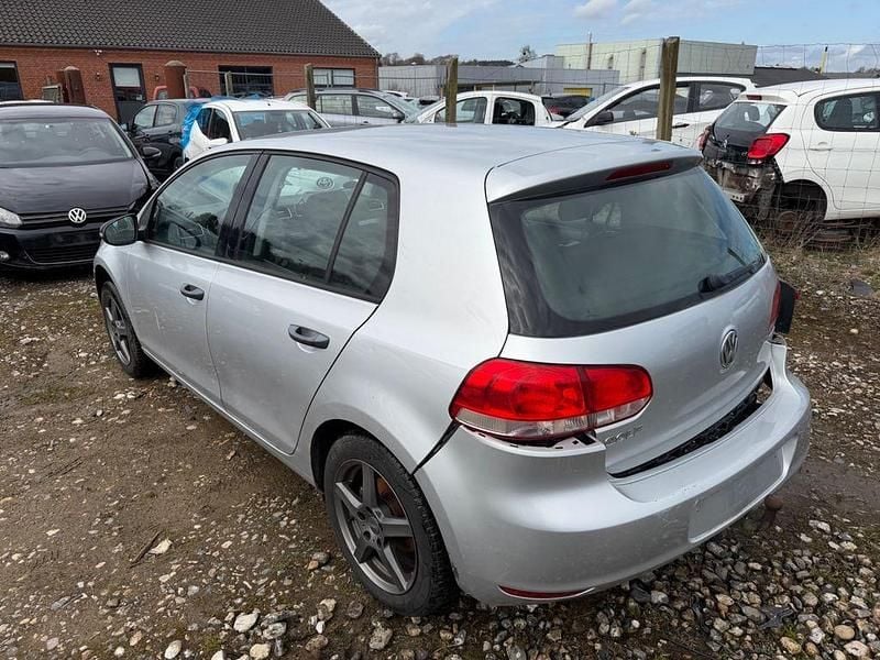 Second-hand VW Golf VI Trendline 80 CP (58 kW) 2010 Argintiu Hatchback
