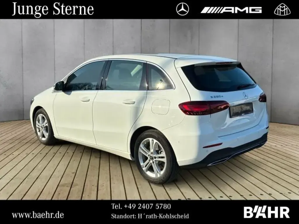 Gebraucht Mercedes B250 163 PS (119 kW) 2025 Unilack polarweiß Kleinwagen