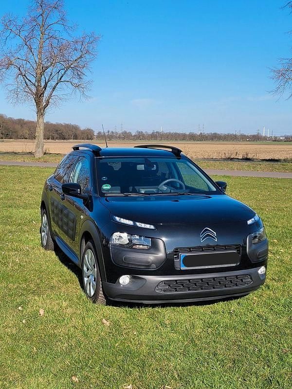 Second-hand Citroën C4 Feel 82 CP (60 kW) 2017 Negru Berlinǎ