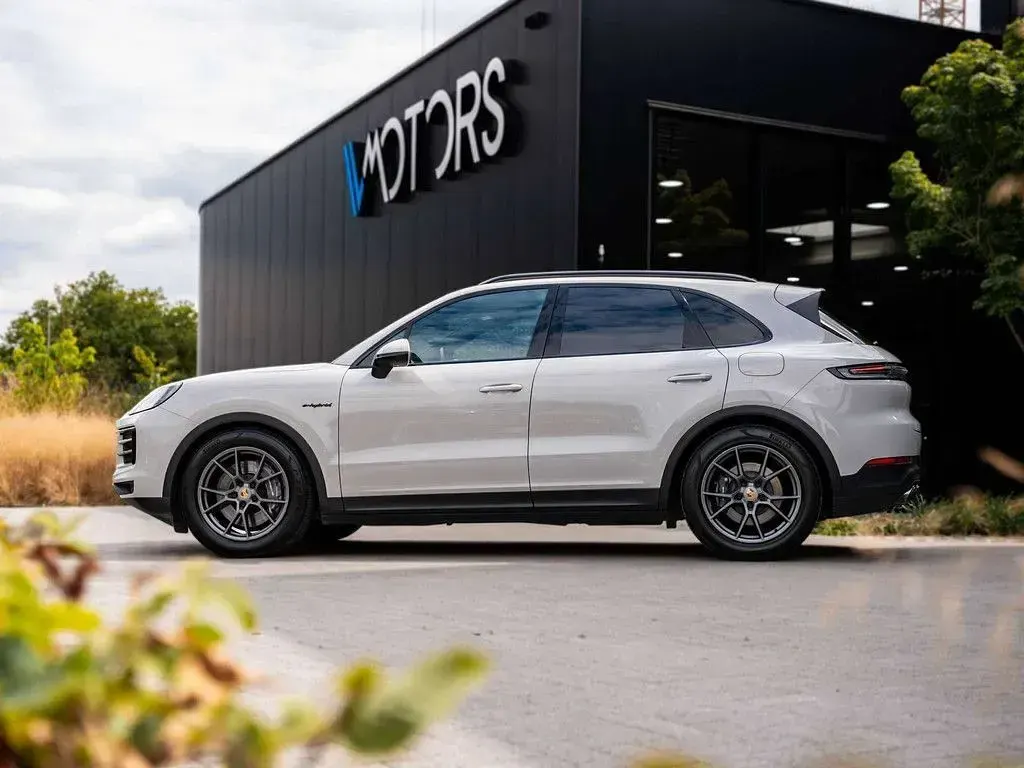 Gebraucht Porsche Cayenne Sport 470 PS (345 kW) 2023 Grau SUV