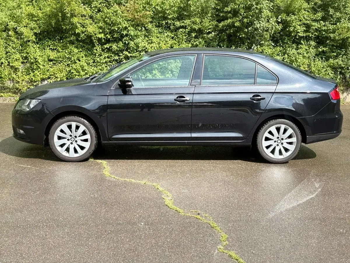 Gebraucht Seat Toledo 90 PS (66 kW) 2016 Schwarz Kleinwagen