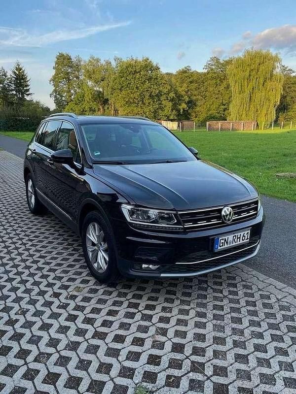 Schwarz Gebraucht 2019 VW Tiguan Comfortline SUV | 18.250 € (Guter Preis) - Bild 1/4