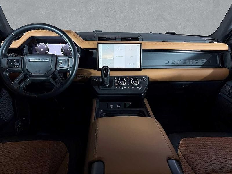Gebraucht Land Rover Defender HSE Dynamic 202 PS (148 kW) 2022 Santorini black
