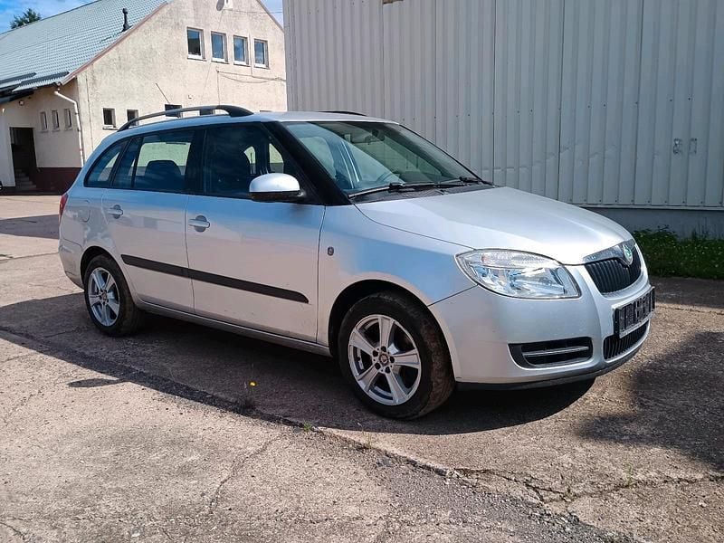 Silber Gebraucht 2008 Skoda Fabia Kombi | 1.500 € (Superpreis) - Bild 1/4