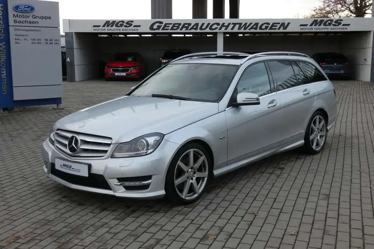 Gebraucht Mercedes C300 Avantgarde 231 PS (169 kW) 2012 Iridiumsilber  metalliclack Kombi