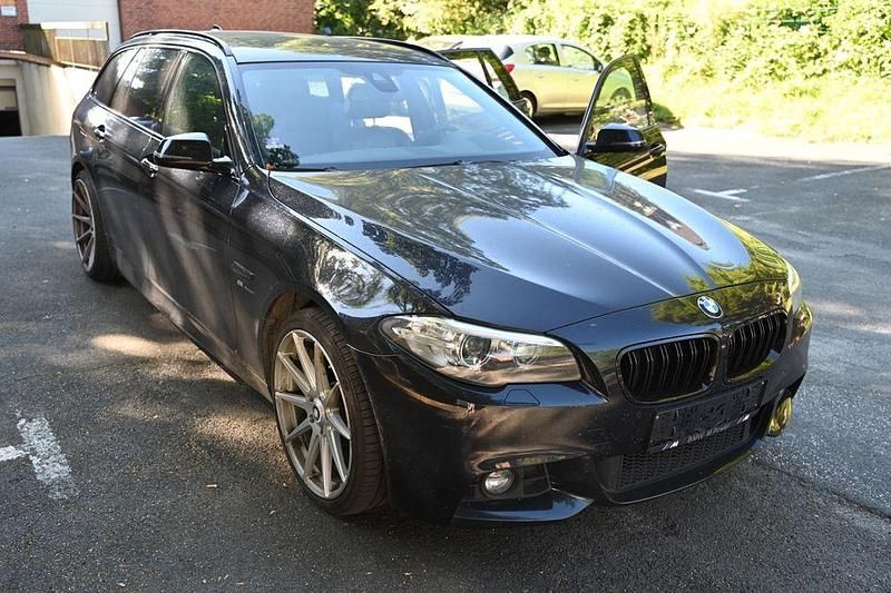 Schwarz Gebraucht 2015 BMW 530 M Sport Kombi | 13.000 € (Superpreis) - Bild 1/4
