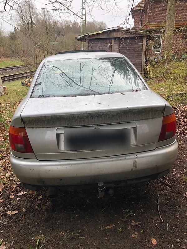 Gebraucht Audi A4 105 PS (77 kW) 1998 Silber Limousine