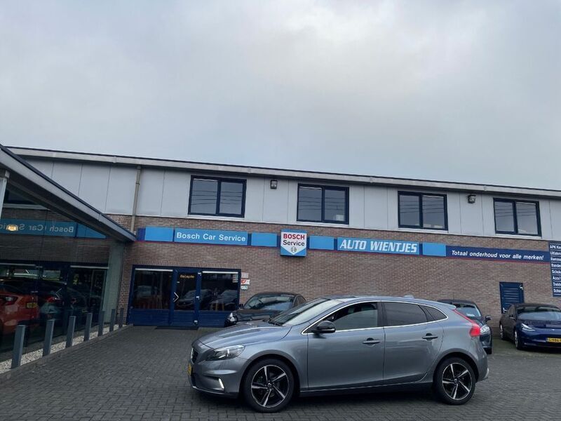 Grau Gebraucht 2015 Volvo V40 Business Edition Kombi | 5.450 € (Etwas zu teuer) - Bild 1/4