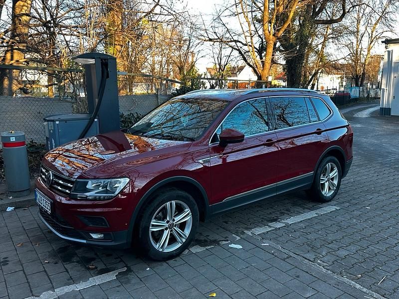 Gebraucht VW Tiguan Allspace 150 PS (110 kW) 2019 Rot SUV
