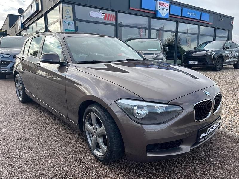 Braun Gebraucht 2013 BMW 114 Kleinwagen | 5.950 € (Fairer Preis) - Bild 1/4