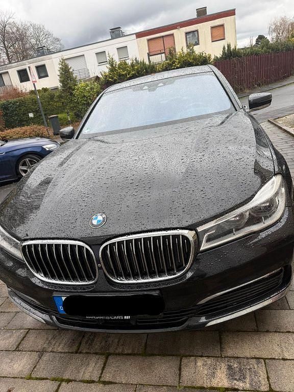 Gebraucht BMW 730 265 PS (194 kW) 2018 Schwarz Limousine