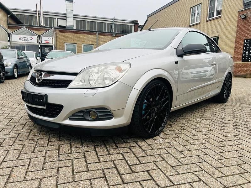 Silber Gebraucht 2007 Opel Astra Cabriolet Cosmo Cabrio | 2.000 € (Guter Preis) - Bild 1/4