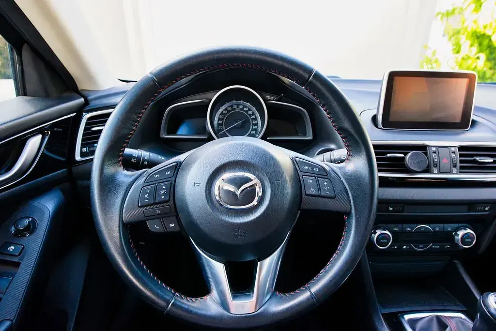 Gebraucht Mazda 3 Center-Line 120 PS (88 kW) 2016 Blau Limousine
