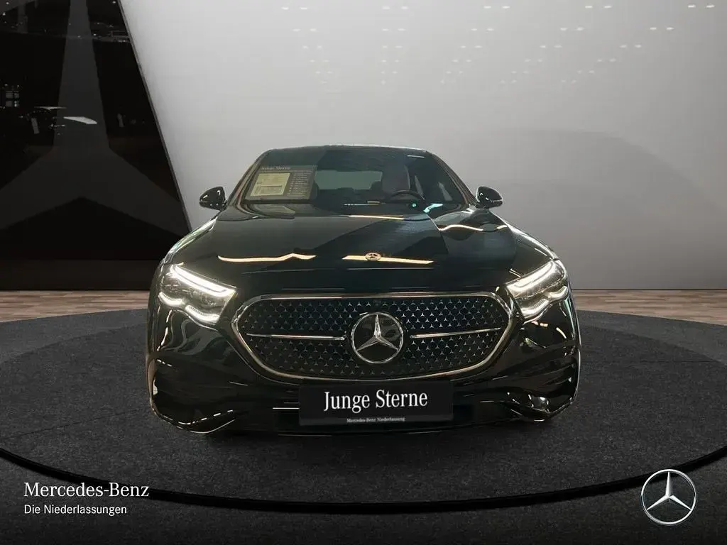 Gebraucht Mercedes E220 Premium 197 PS (144 kW) 2025 Schwarz Limousine