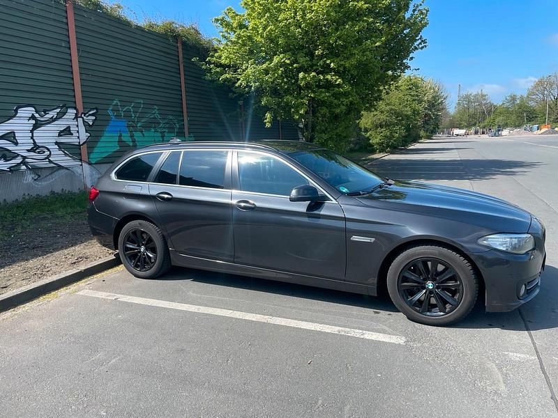 Gebraucht BMW 525 218 PS (160 kW) 2015 Schwarz Kombi