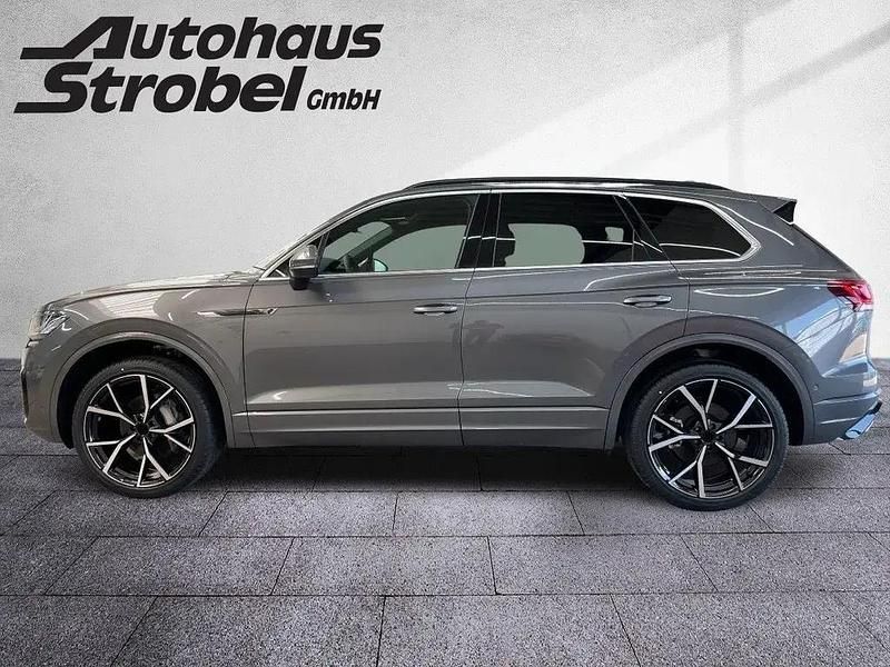 Neu VW Touareg R-line 286 PS (210 kW) 2025 Grau (siliziumgrau metallic) SUV