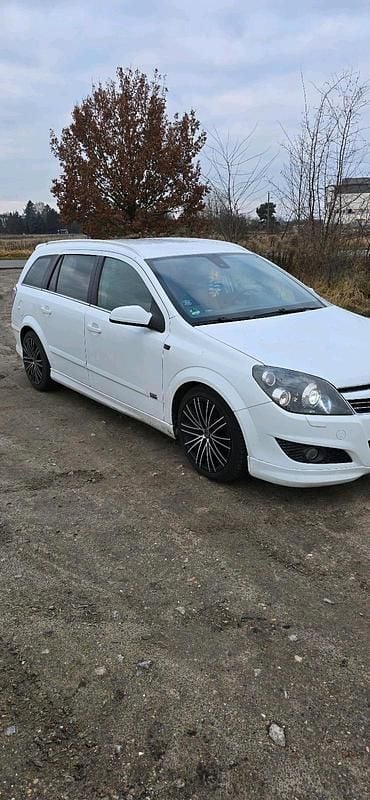 Weiß Gebraucht 2008 Opel Astra OPC Kombi | 3.700 € (Teuer) - Bild 1/4