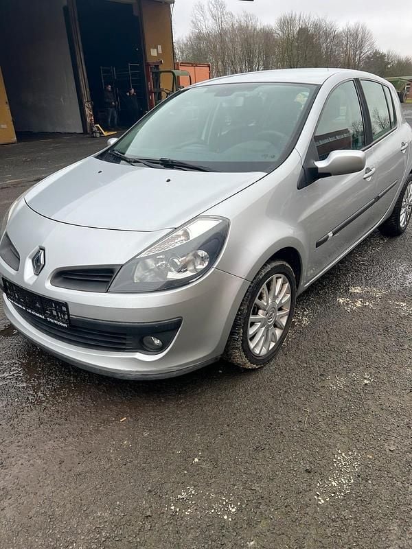 Gebraucht Renault Clio II 100 PS (73 kW) 2007 Grau Kleinwagen