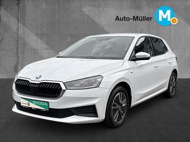 Weiß Gebraucht 2022 Skoda Fabia Business Line Limousine | 16.490 € (Fairer Preis) - Bild 1/4
