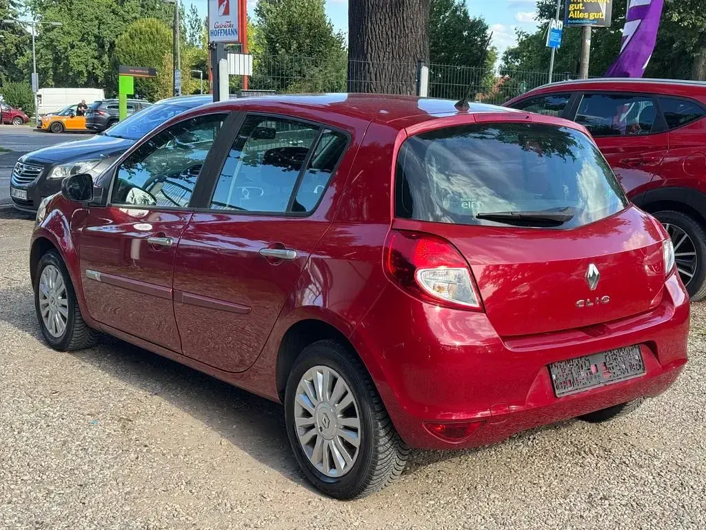 Gebraucht Renault Clio II Dynamique 75 PS (55 kW) 2009 Rot Limousine