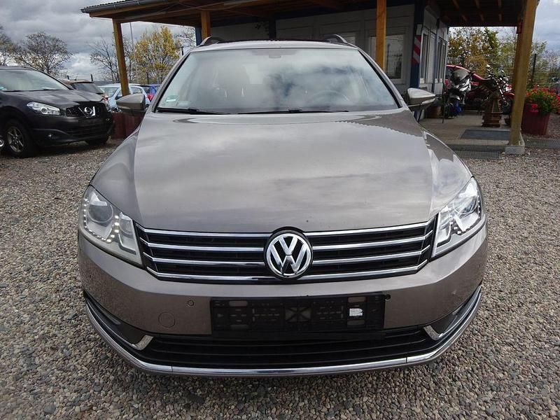 Gebraucht VW Passat Comfortline 140 PS (102 kW) 2011 Braun Kombi