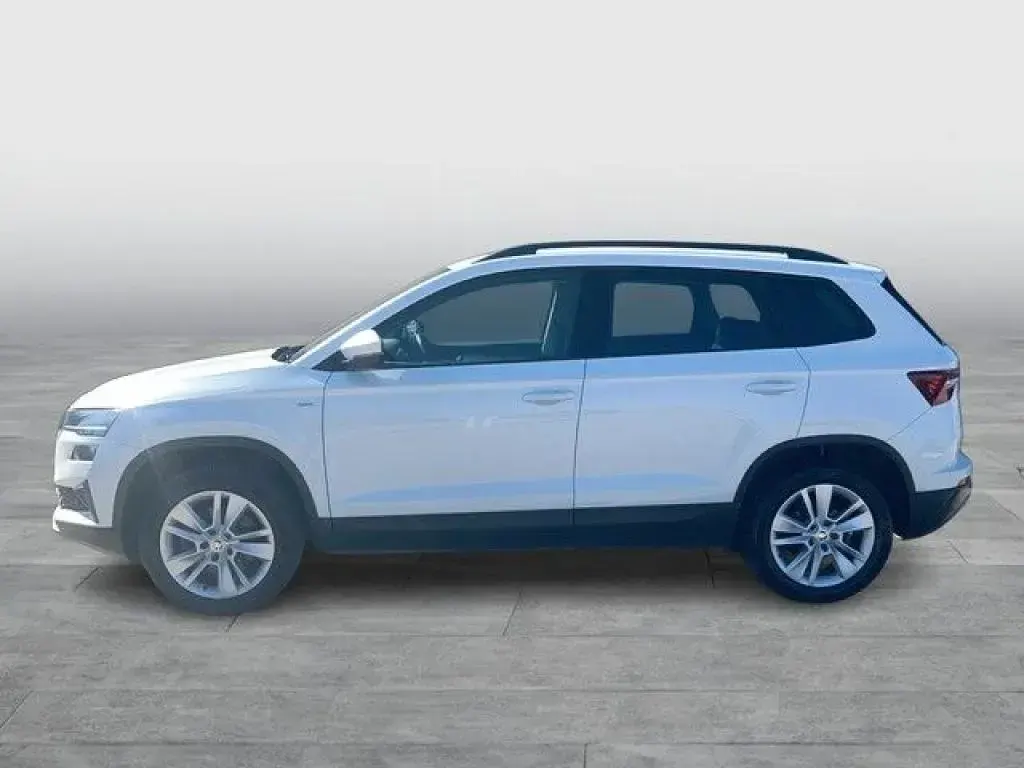 Gebraucht Skoda Karoq Tour 150 PS (110 kW) 2023 Weiß SUV