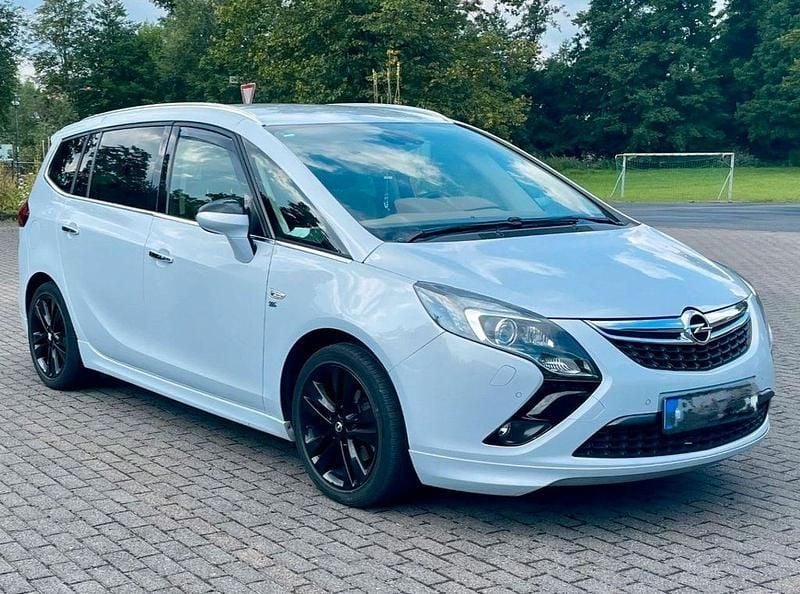 Weiß Gebraucht 2013 Opel Zafira Tourer OPC Van / Kleinbus | 8.900 € (Guter Preis) - Bild 1/4