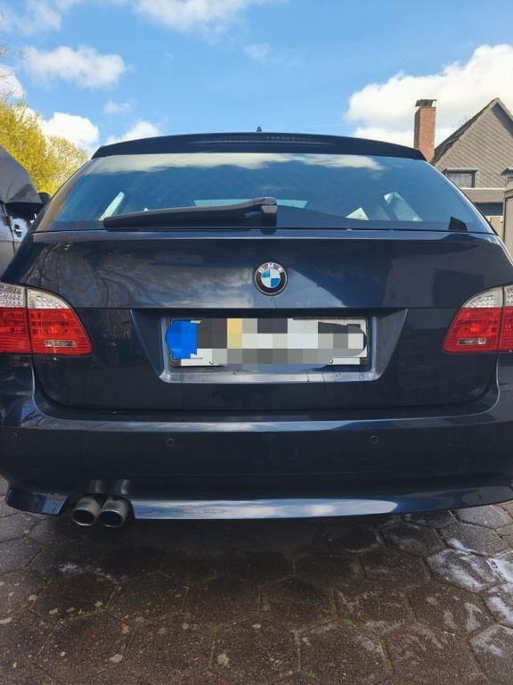 Gebraucht BMW 525 197 PS (144 kW) 2009 Blau Kombi