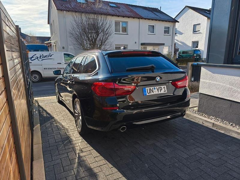 Gebraucht BMW 520 190 PS (139 kW) 2017 Schwarz Kombi