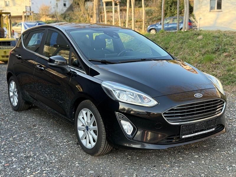 Gebraucht Ford Fiesta Titanium 101 PS (74 kW) 2017 Schwarz Kleinwagen