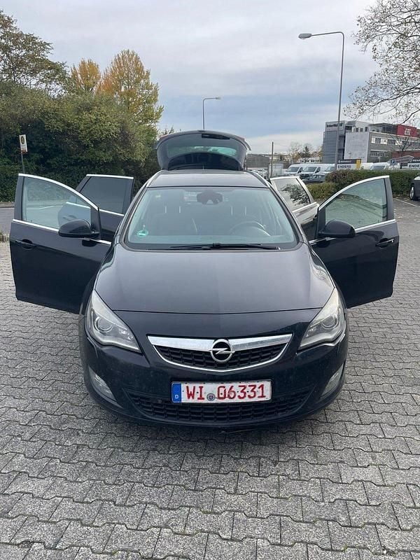 Schwarz Gebraucht 2011 Opel Astra Kombi | 1.999 € (Guter Preis) - Bild 1/4